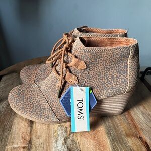 TOMS Women's Speckled Lace-Up Boots